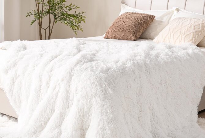 Custom Shaggy Faux Fur Long Fur Weighted Blankets 60″x80″ 20lbs